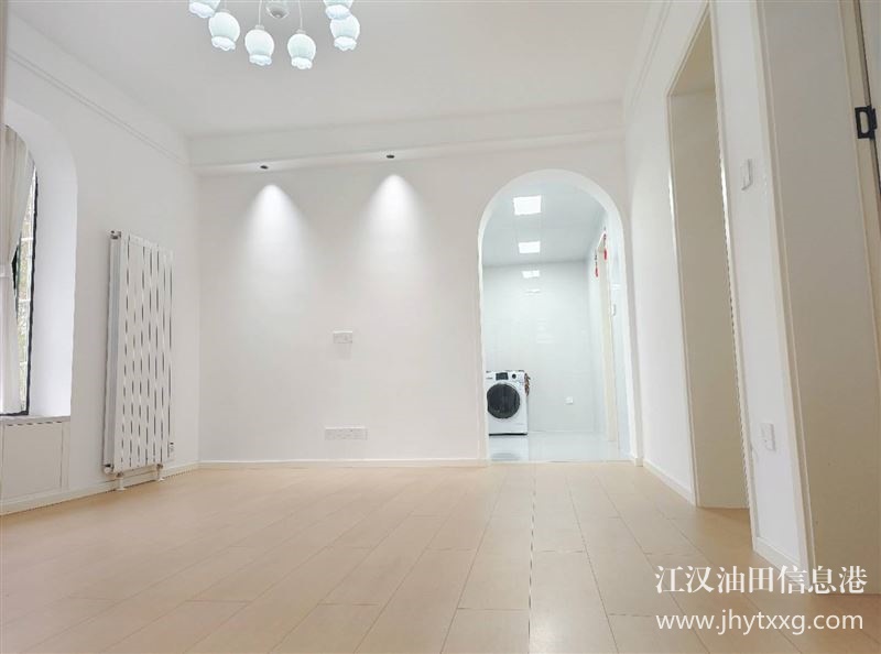 黄金地段2楼，下楼100米各类超市和店铺