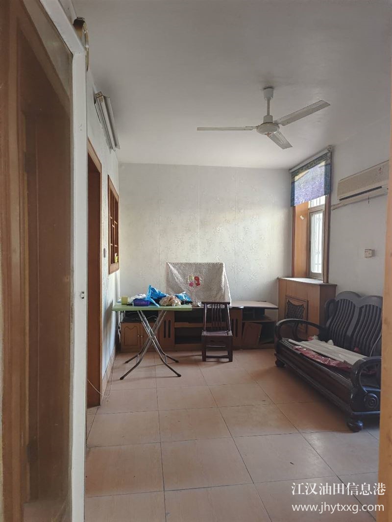 广华，小区住房，二楼