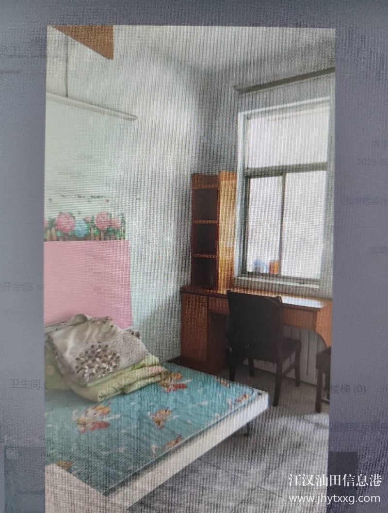 出售向新小区一楼面积60平，