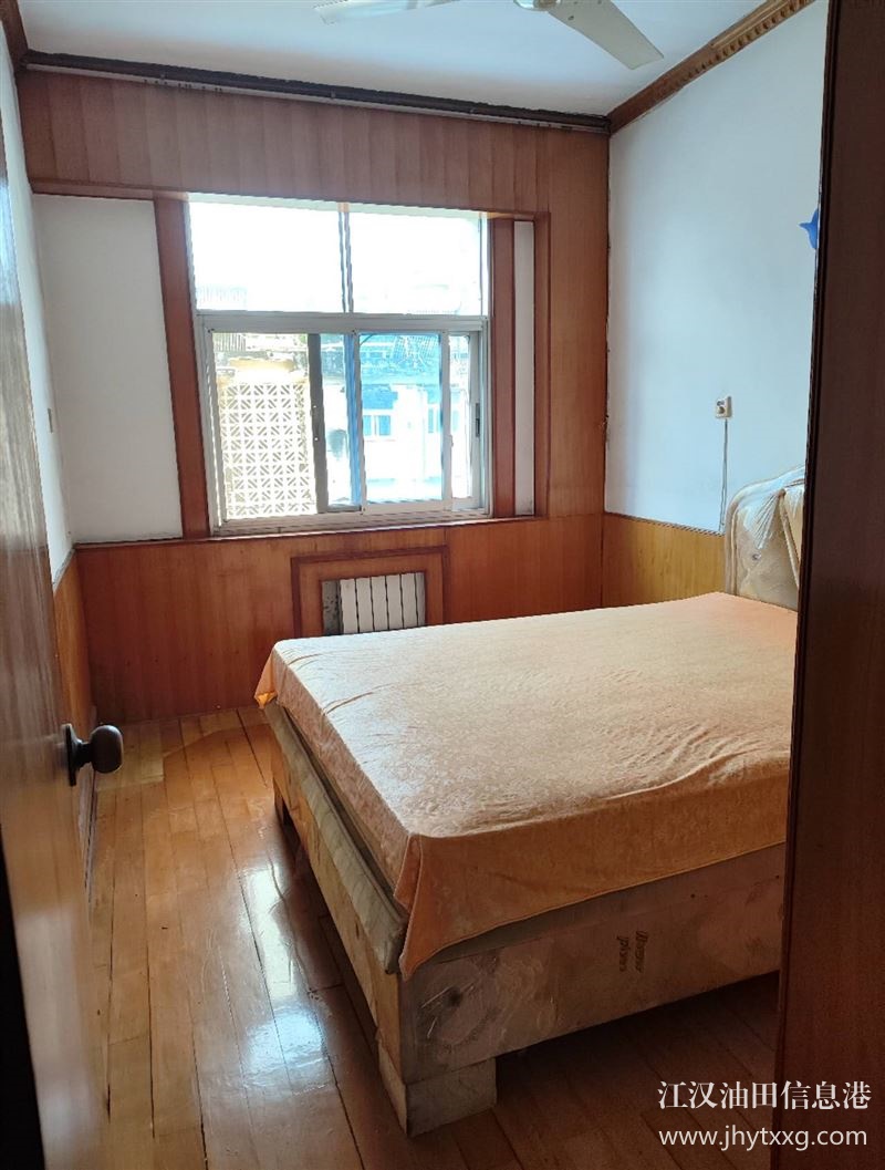 出售五七钻北小区3楼
