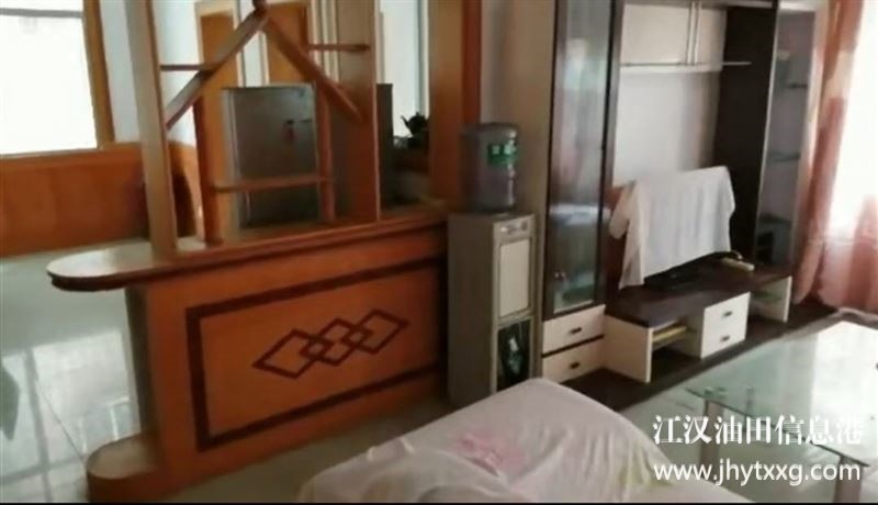 广华中学对面2楼陪读拎包入住（精装120平方）