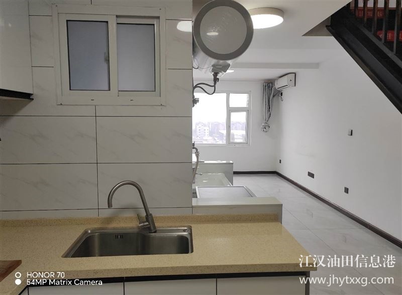 新天地复式精装房出租