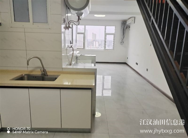 新天地复式精装房出租