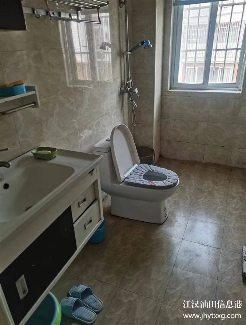 拎包入住 钻南二区红砖新房110.9平米 装修带家电