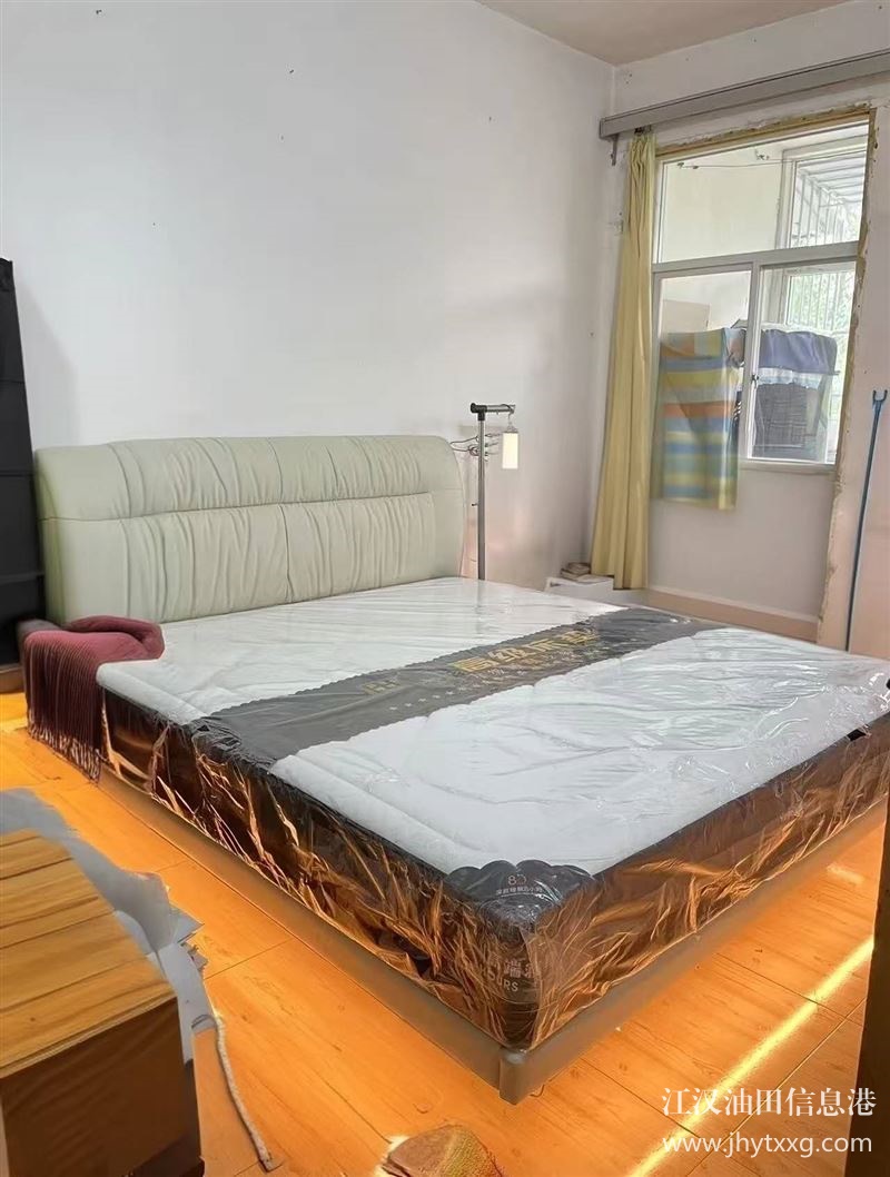 广华江钻三楼两室一厅3月18领包入住