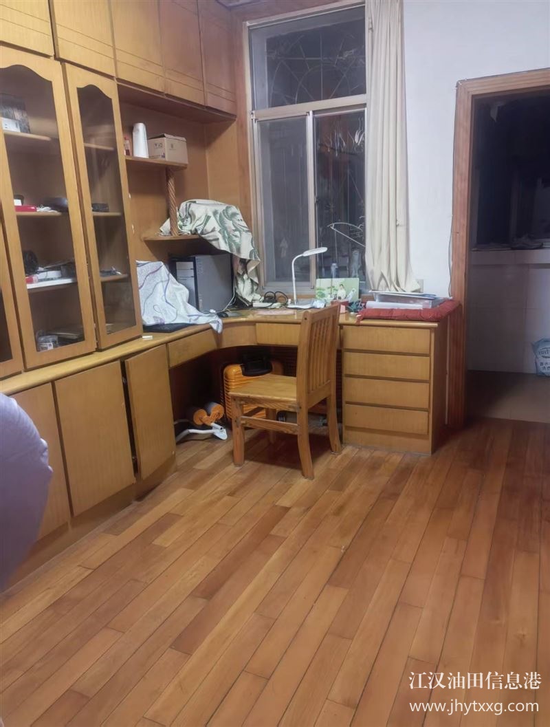 出售科苑小区  三楼  89平米  售价22万元